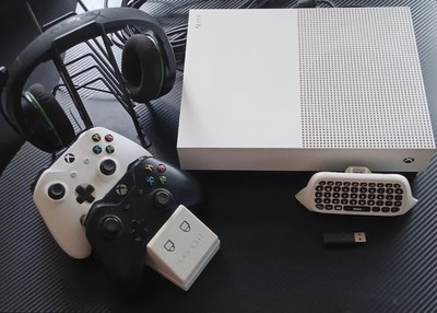 Xbox One S 500GB Gaming Konsole 2 Controller Hyperxcloud Headset Und Tastatur