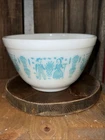 Vintage PYREX # 401 Mixing Bowl  1 1/2 Pint Turquoise Aqua Amish Butterprint