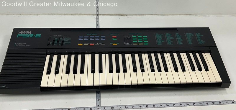 Vintage Yamaha Psr-6 49 Key Electronic Keyboard With AC Adapter