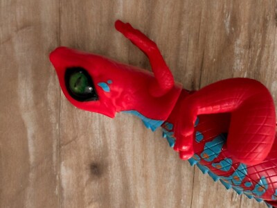 ZURU Robo Alive Interactive Robotic Lurking Lizard Chameleon