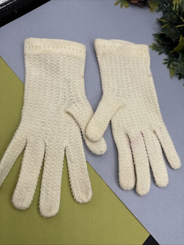 WOMEN'S VINTAGE GLOVES..IVORY..EX SMALL - Picture 3 of 11