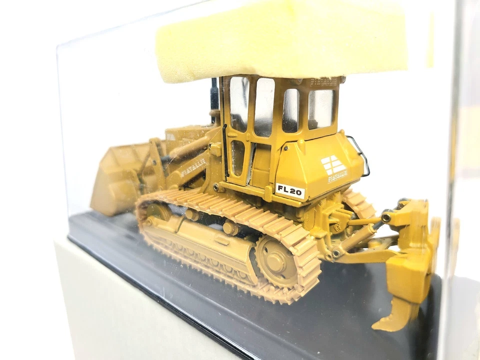 Fiat-Allis FL20 Track Loader with Ripper and Cab - Old Cars 1:50 Scale #60100 - Image 4 of 4