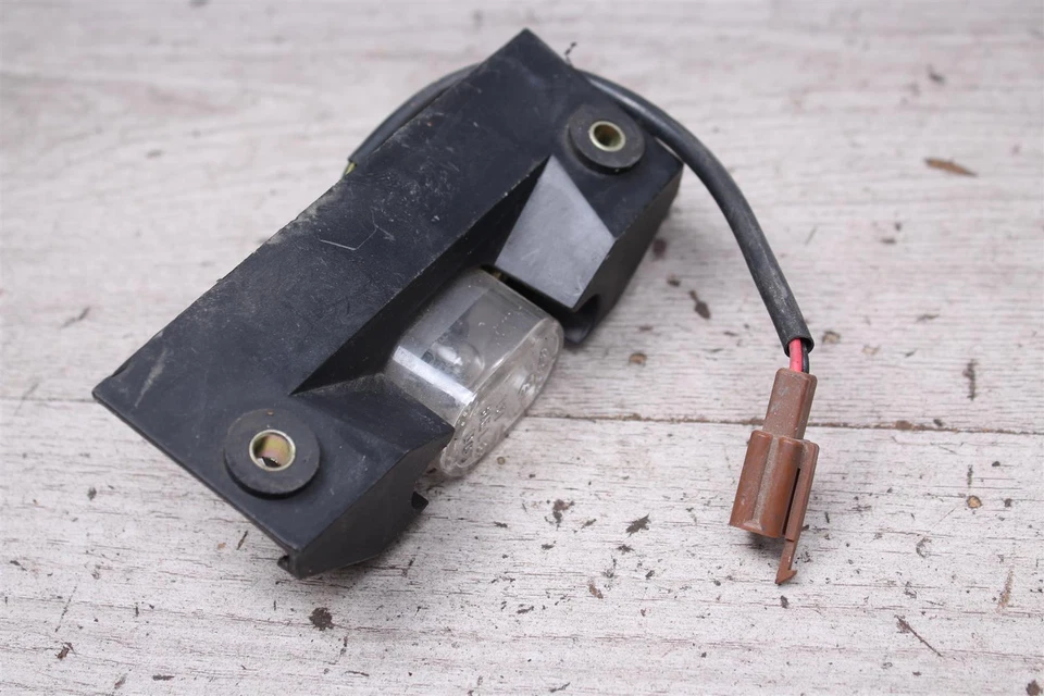 Iluminación de matrícula Kawasaki GPZ 750 ZX750A1-A2 83-87 Foto 3 de 3