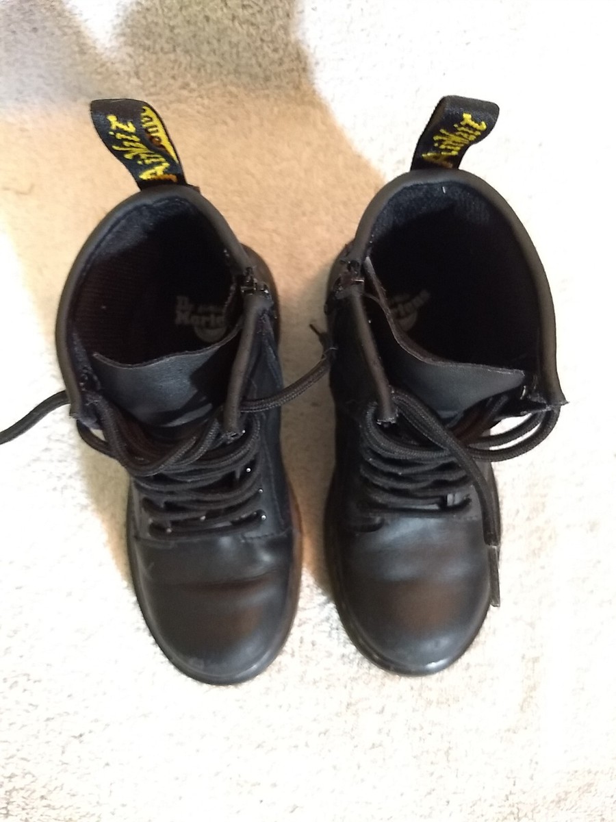 Dr. Martens Kids Unisex Black Leather Boots (w/ zipper), Size: 13