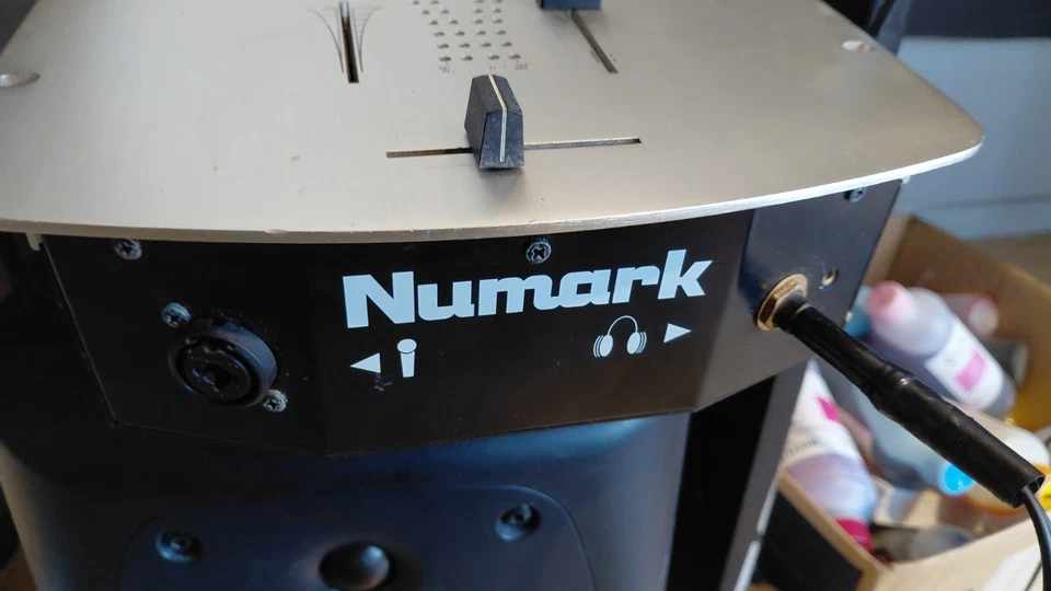 MEZCLADOR DJ NUMARK PRO SM-1 PROFESIONAL MEZCLADOR DE ARAÑAZOS Foto 2 de 3