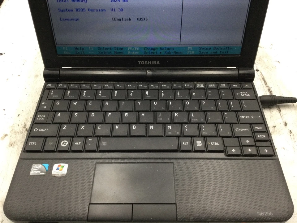 TOSHIBA NB255 N250 - BOOTS TO BIOS - INTEL ATOM - 1GB RAM - READ DESCRIPTION -BB - Image 3 of 4