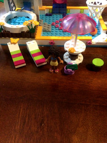 LEGO FRIENDS: Heartlake City Pool (41008) W/INSTRUCTIONAL MANUAL 100% COMPLETE