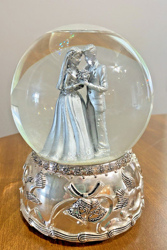 25th Wedding Anniversary Music Snow globe - Bride & Groom Silversmith Co.