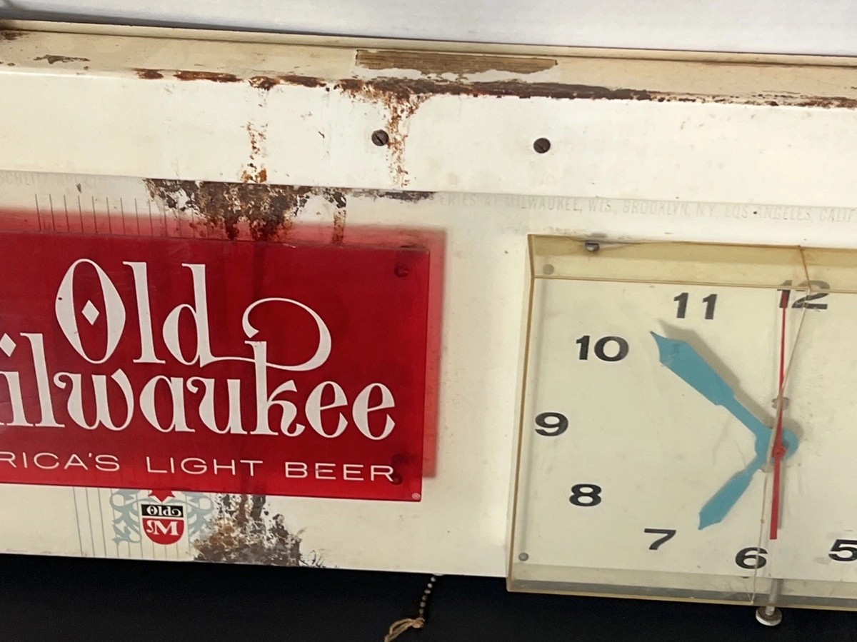 Old Milwaukee Beer Lighted Clock Advertising Beer Sign 1960s RARE