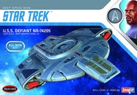 Star Trek U.S.S. Defiant Snap Polar Lights Model Kit [New Toy]