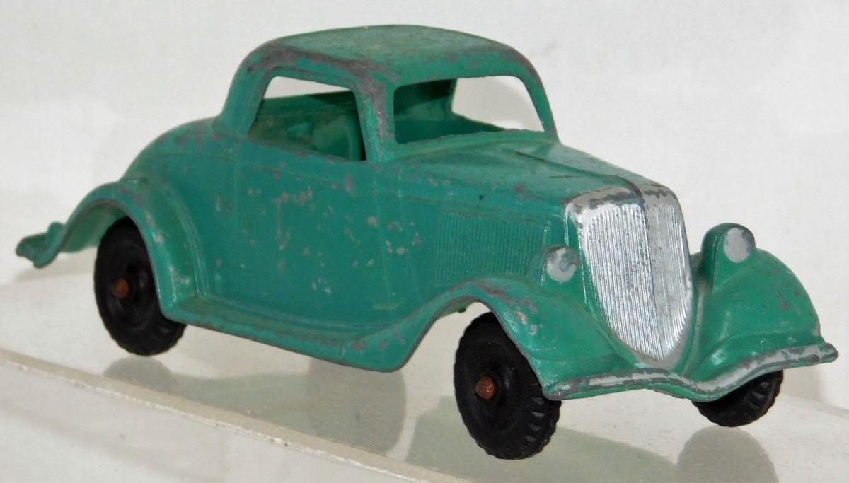 Vintage Hubley #404 1934 Ford Coupe Roadster Green cast metal 5.5