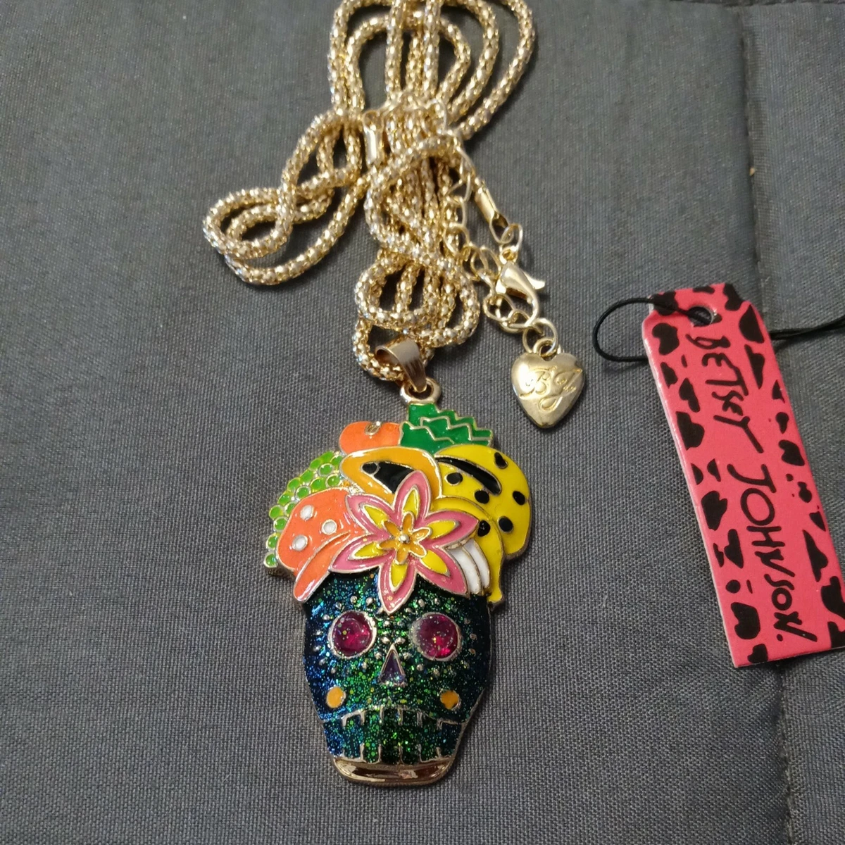Betsey johnson deals skull necklace