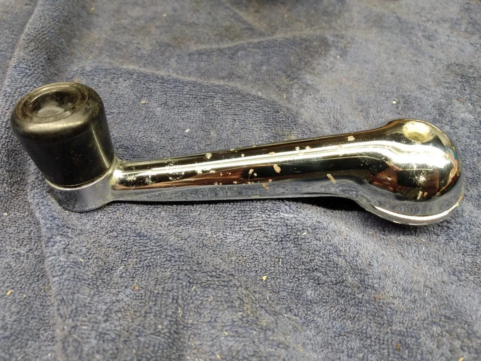 Camiones Studebaker 1949-64 cabina C ~ manivela ventana interior ~ 652204 Foto 4 de 4