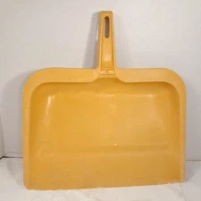 Rubbermaid DUSTPAN Dust Pan Heavy Rubber 2003 53 Harvest Gold Yellow Vintage
