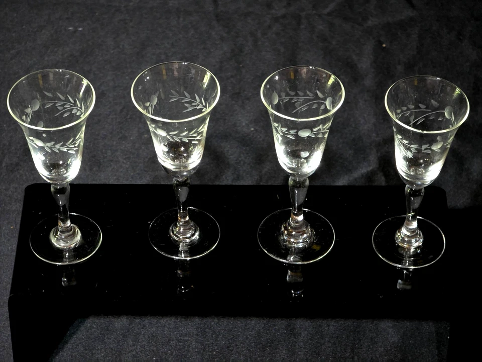 Vintage PIONEER 3.625" Cordial Glass WILLOW MOON Sherry Goblet   - Set Of 4 - Image 2 of 4