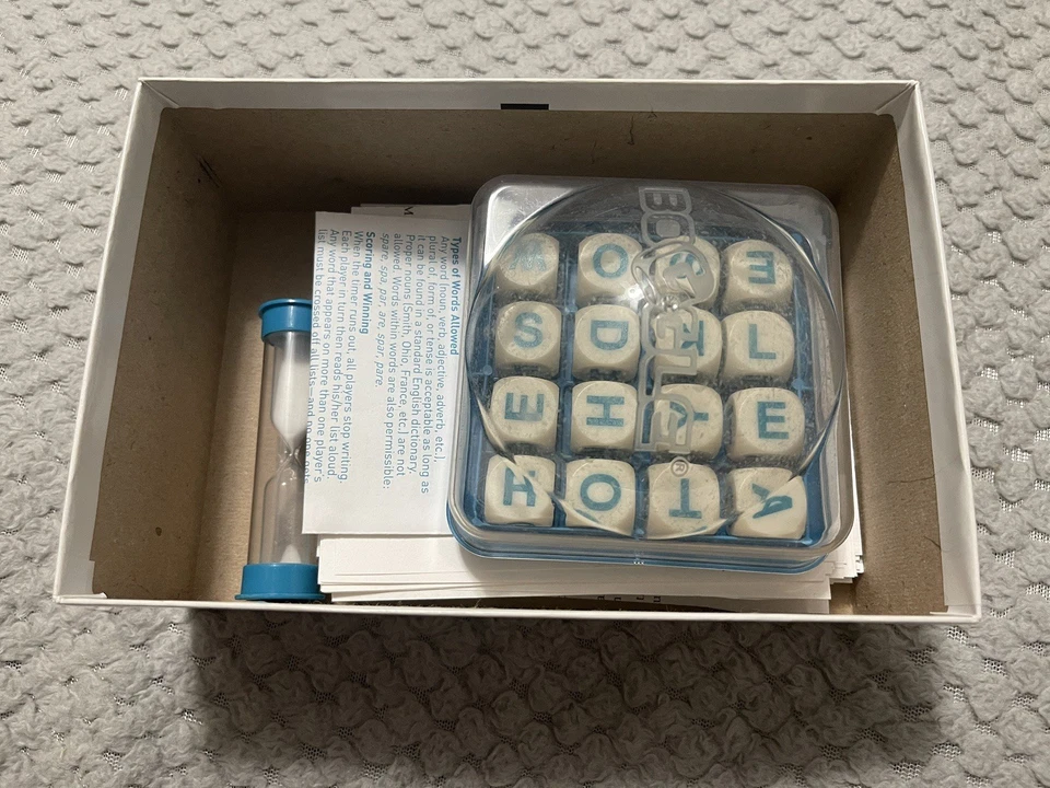 BOGGLE The 3-Minute Word Search Board Game Hasbro 2005 Parker Brothers - Image 4 of 4