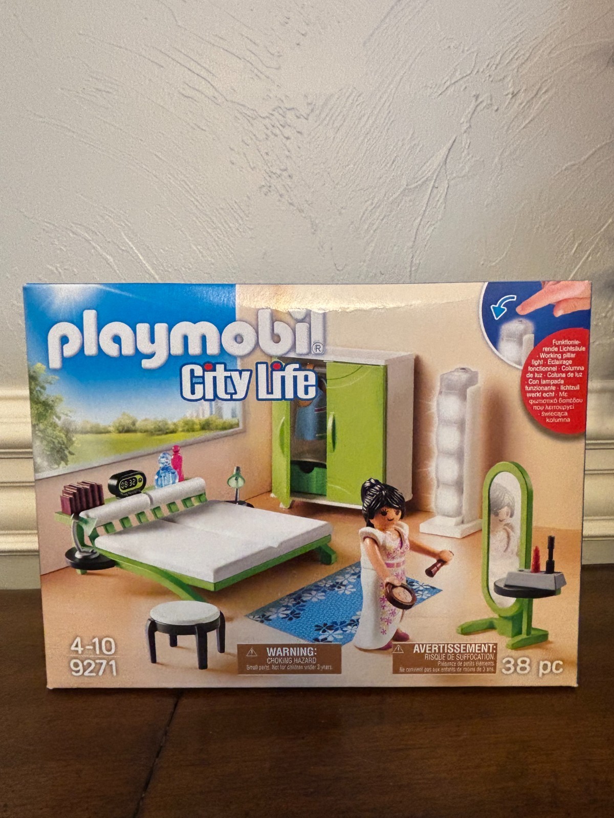 Playmobil City Life Modern Bedroom Set 9271 Toy Kit 38-Piece