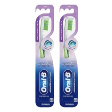 Oral-B Advance Whitening Clean Manual Toothbrush, Soft 2 CT