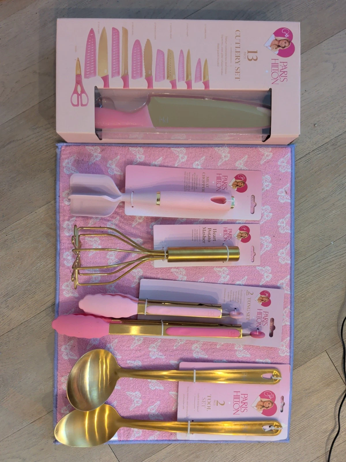 Paris Hilton Kitchen Set Of 19
