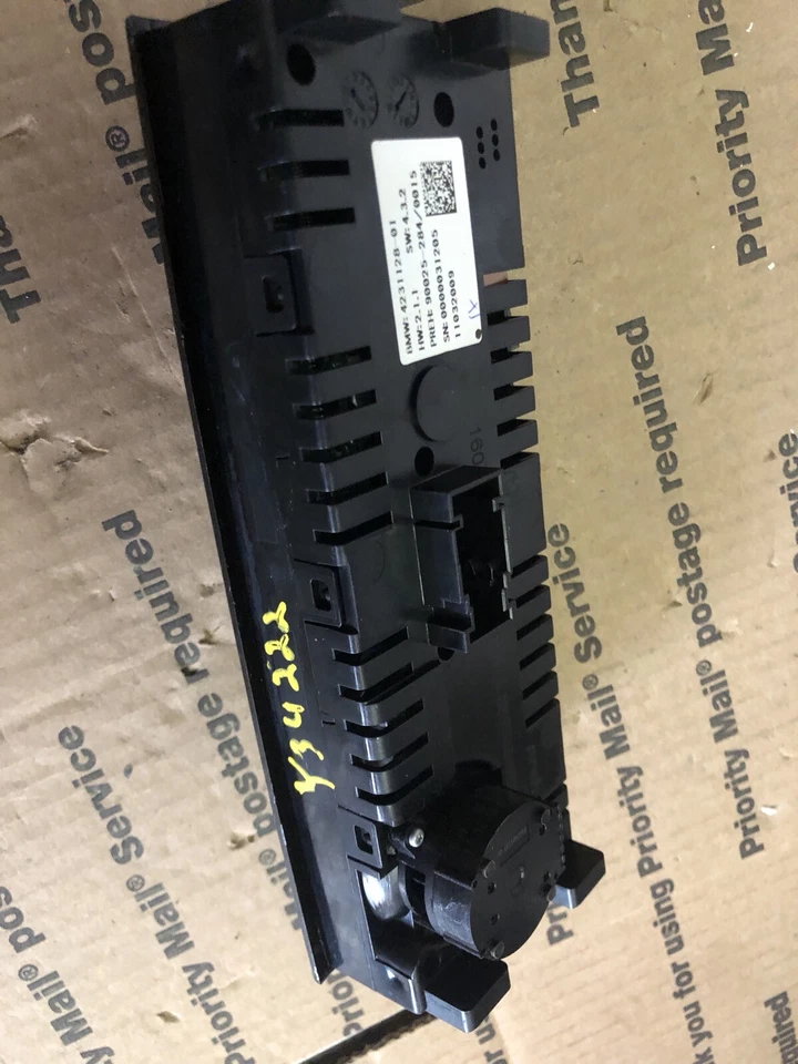 09 10 11 12 13 14 15 BMW 750i Rear Climate Control Panel 4231128 - Изображение 2 из 2