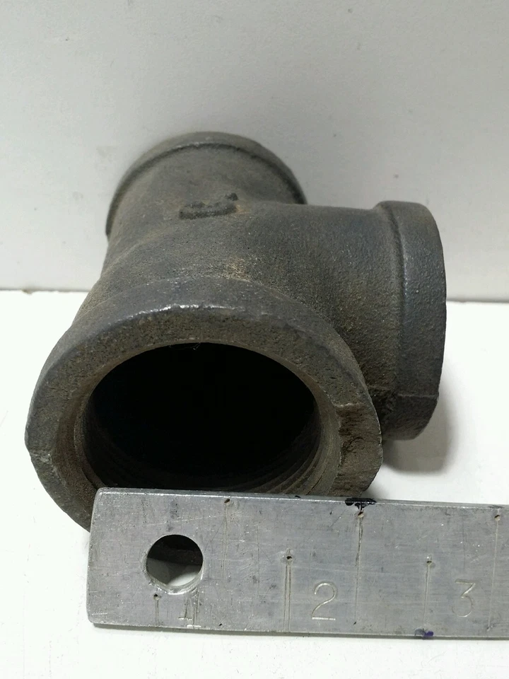 LOT OF 5 1-1/2" x 1-1/4" x 1-1/4" NPT Cast Iron Black Pipe Reducing tee - Image 4 of 4