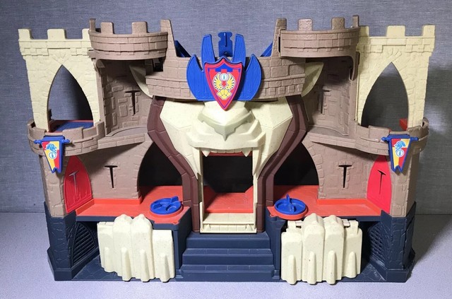 imaginext lion's den