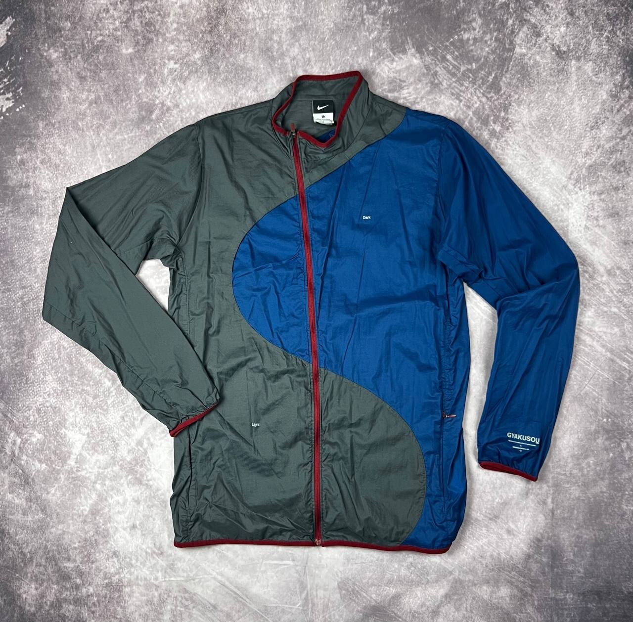 SACAI X NIKE Gyakusou Nike x Undercover Japan "Light Dark" Light Running Jacket Uomo Taglia M