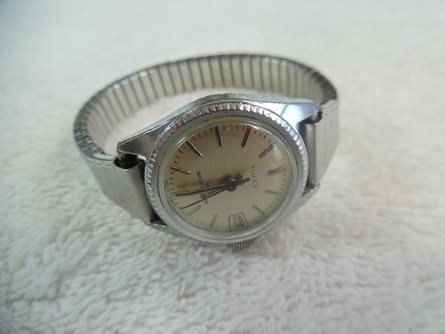 Timex Philip Pines Date Water Resistant Watch 160-27GGG - Picture 2 of 4