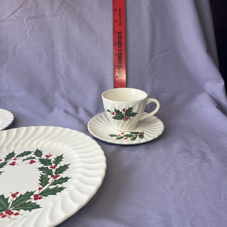 Scio Japan Holly Berry Christmas Holiday Swirled Plates Cup Saucers - Set Of 12 - Image 4 of 4