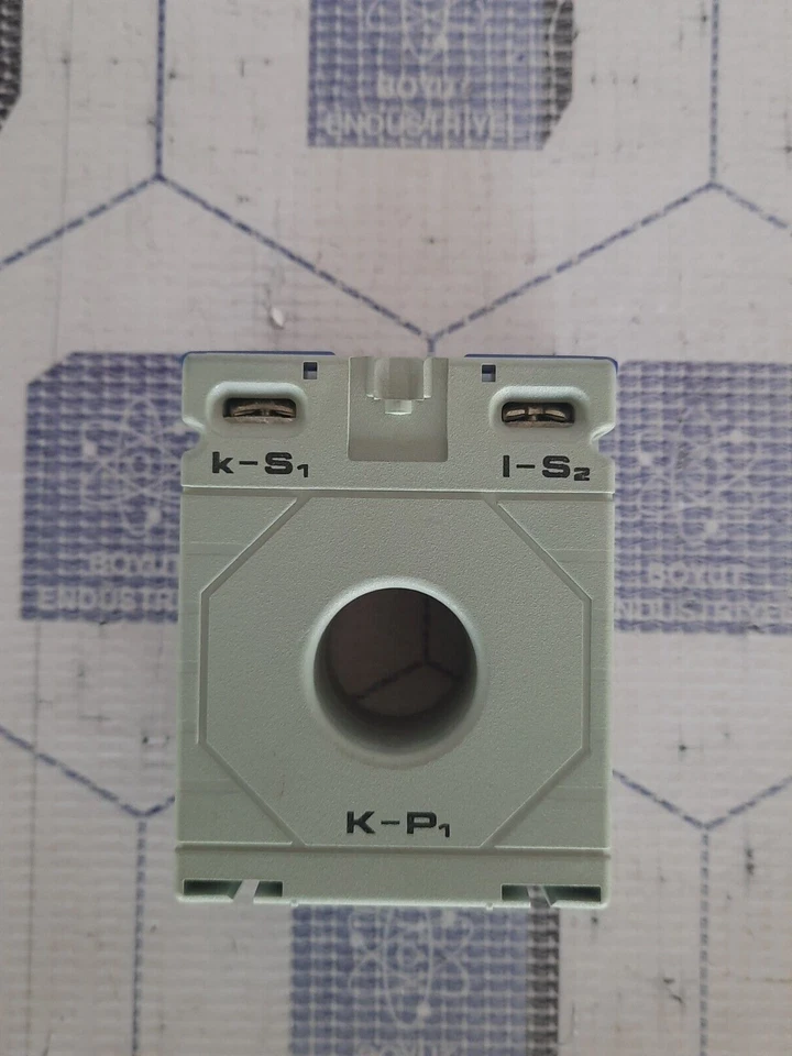 Transformador de corriente DEIF MAK 62/R IEC 44-1 60/5 A 0,72 kV Foto 4 de 4