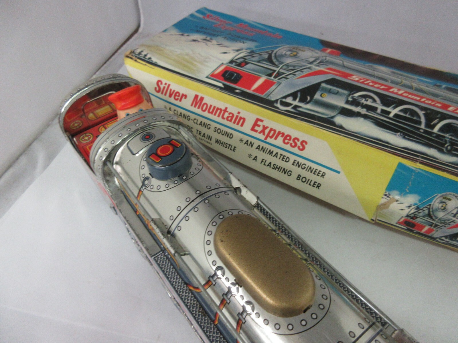 VINTAGE BATTERY OPPERATED SILVER MOUNTAIN EXPRESS TRAIN TIN MODERN TOY