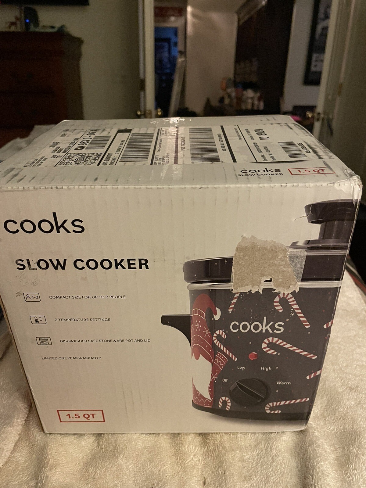 Gnome & Candy Cane Christmas Themed 1 1/2 Quart Slow Cooker NEW 3