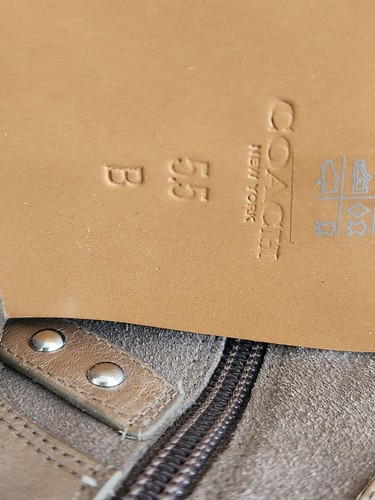 Neue Coach Lilliana hellbraune Leder- und Wildlederstiefel, nietenbesetzte Akzentriemen, US 5,5 - Bild 5 von 5