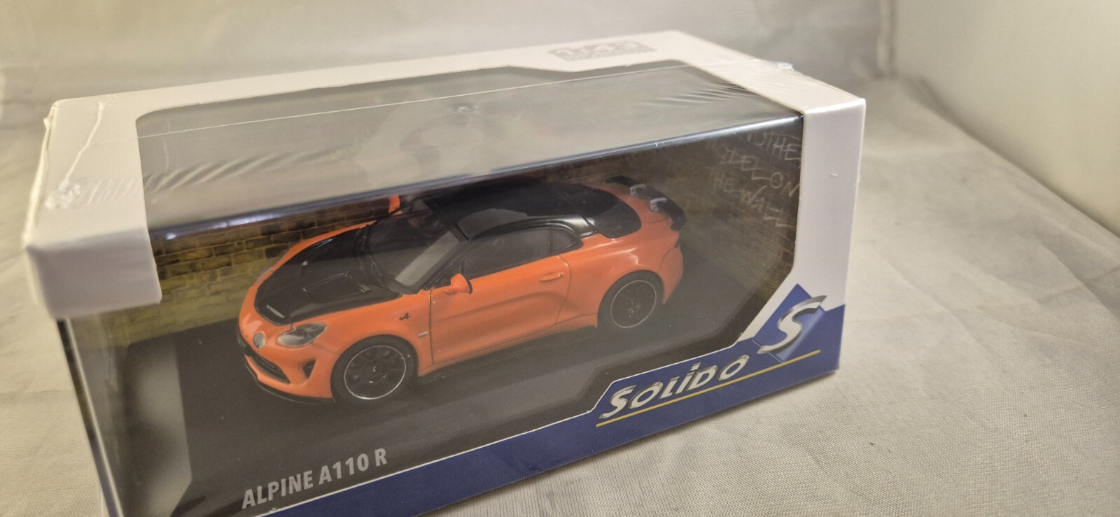Alpine A110 Radicale orange 1/43 Solido 4317202 voiture miniature de sport