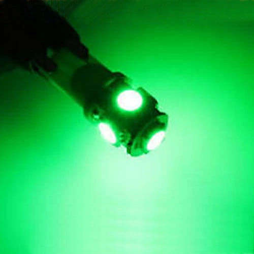 Lampadine e lenti sportive verde per auto tuning ed elaborate LED
