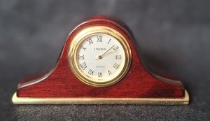 Vintage Miniature Linden Mantle Clock 4.25"
