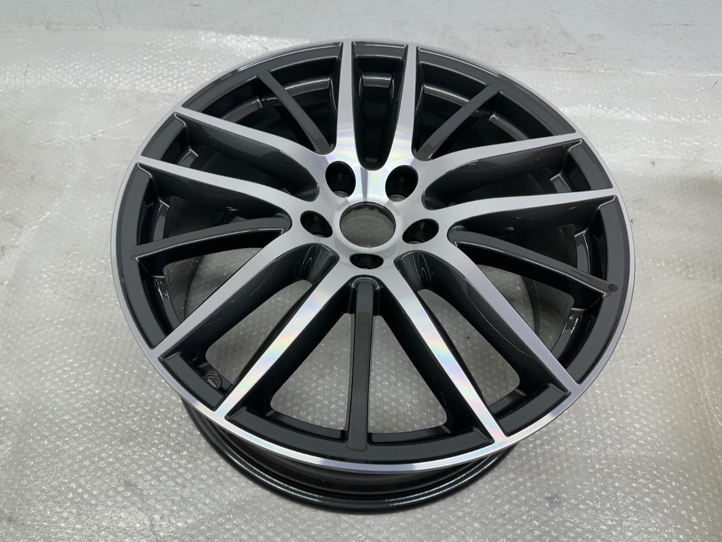 Maserati Ghibli 2014-2021 Front Wheel P/N 980157016