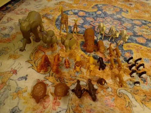 PLAYMOBIL Animals Lot Of 33 Vintage Elephant Hippo Lion Zebra Giraffe
