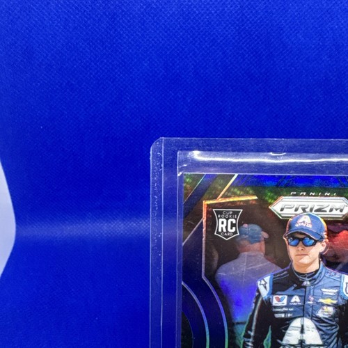 2018 Panini Prizm NASCAR William Byron Blue Refractor /99 #31 RC - Picture 3 of 6