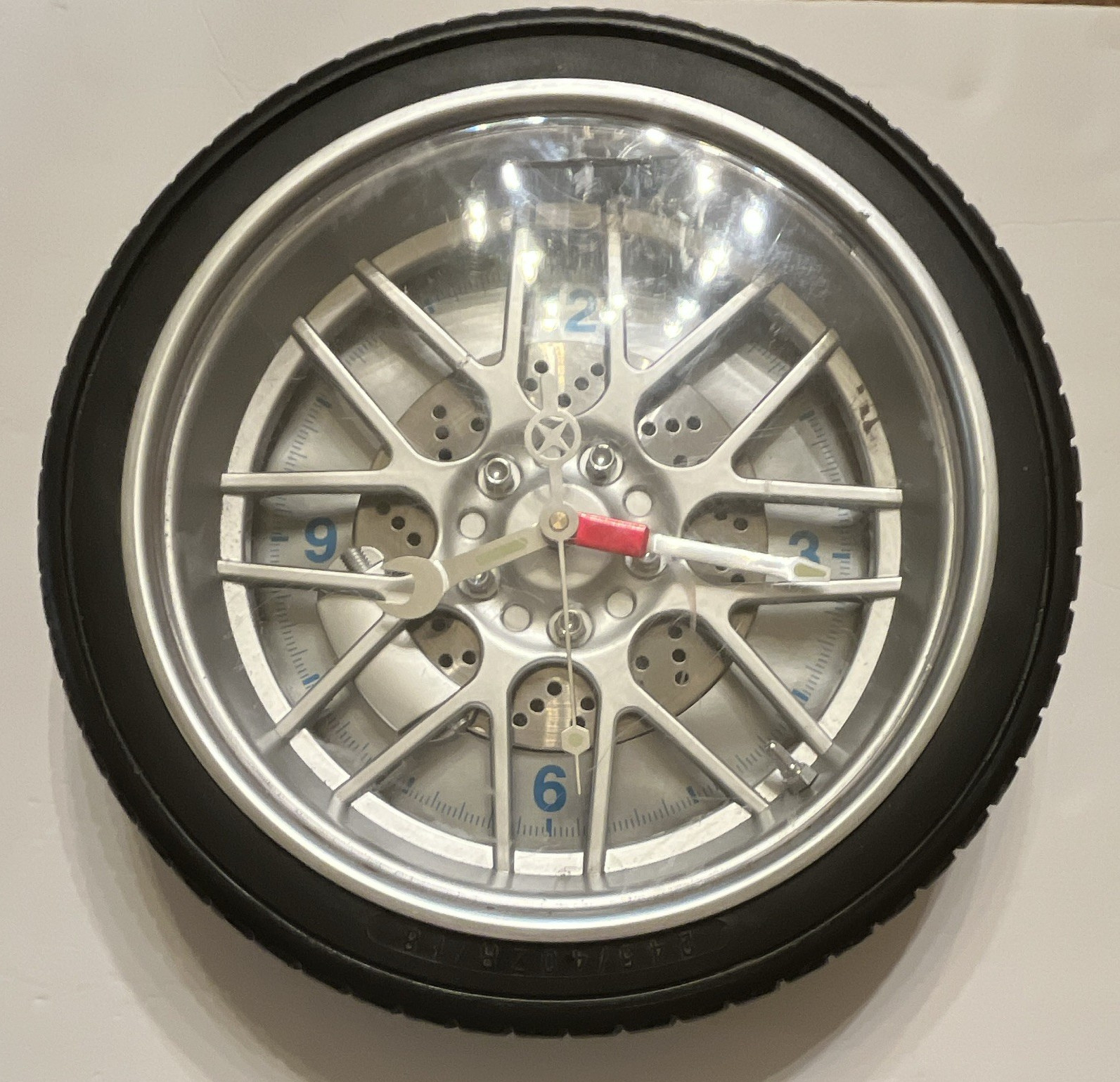 Quartz Wheel Rim Tire Wall Clock, Tire/Wheel Style Design, Silver & Black