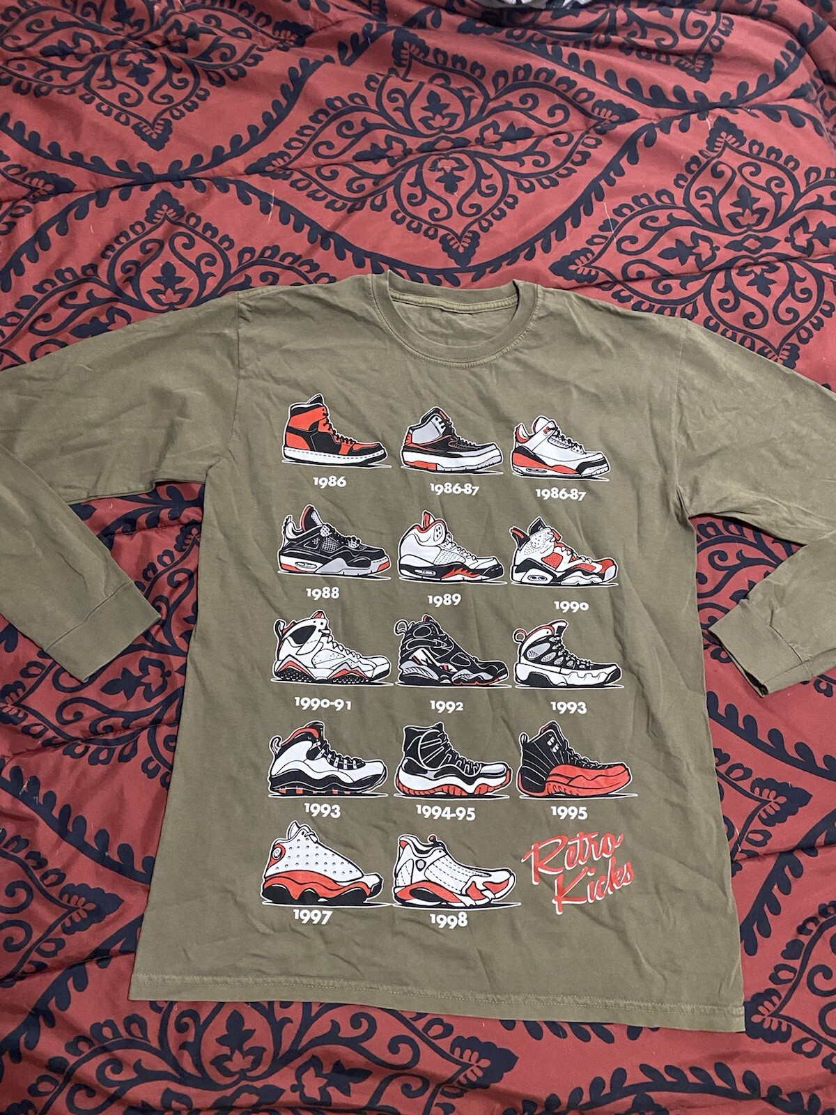 Authentic Classics Men's Small Green Retro Kicks Michael Jordan Graphic Tshirt