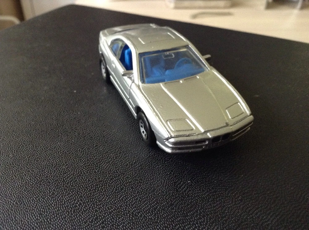 Matchbox Vs Hot Wheels BMW 850i, 46% OFF | www.pinnaxis.com