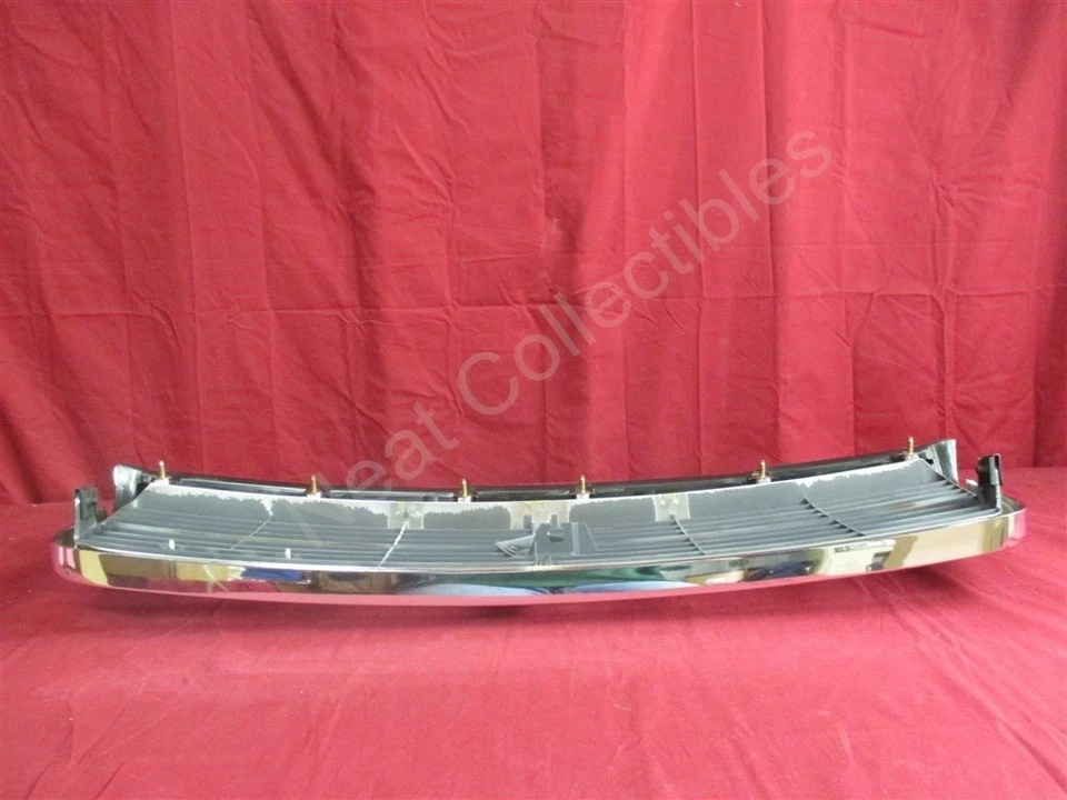 Nuevo de Lote Antiguo Dodge Spirit Rejilla Superior con Emblema y Placa de Identificación 1989-92 Cromo Foto 4 de 4