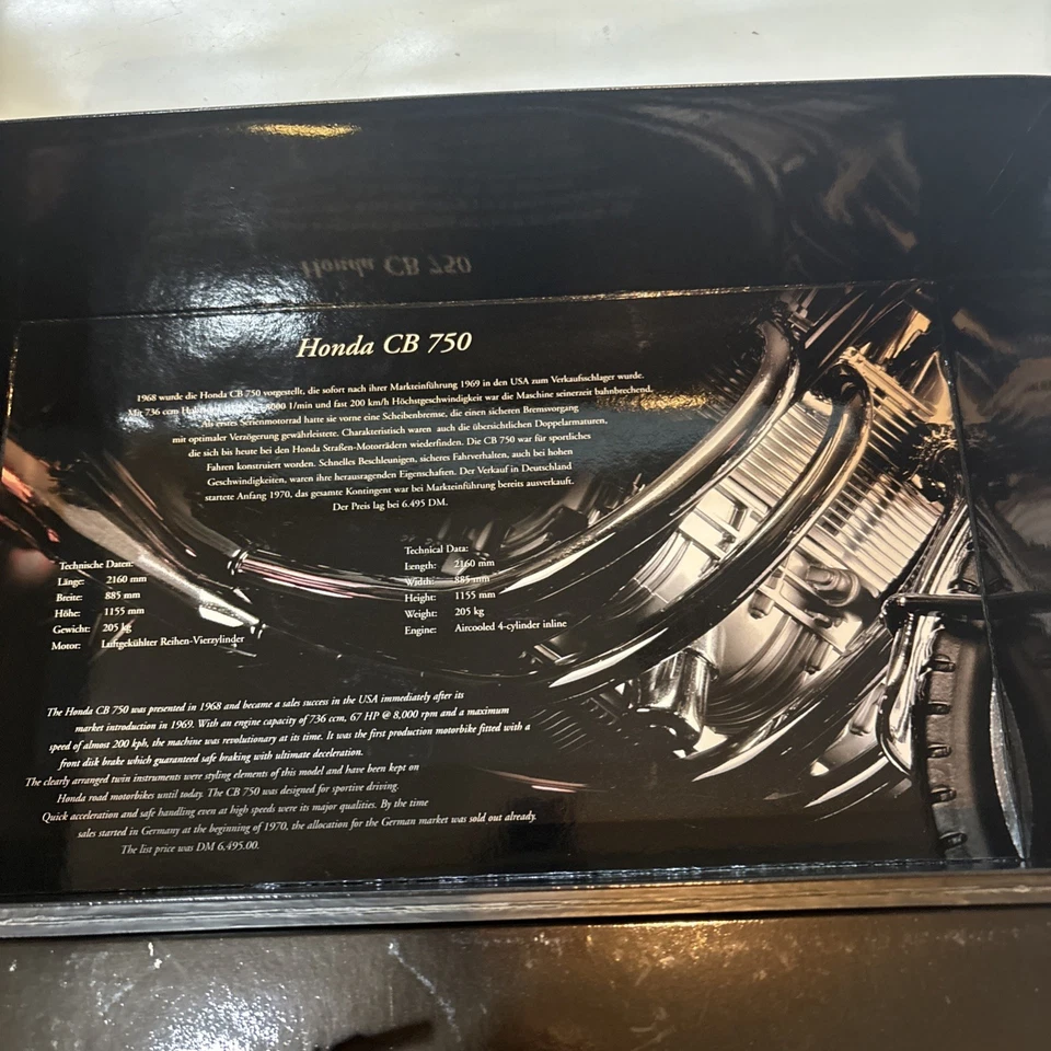 MiniChamps Honda Cb 750 escala 1.6 motocicleta de metal fundido caixa original amarela - Imagem 2 de 4