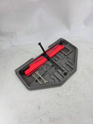 BMW 5 E34 1994 Bordwerkzeug Satz Set MPP28577