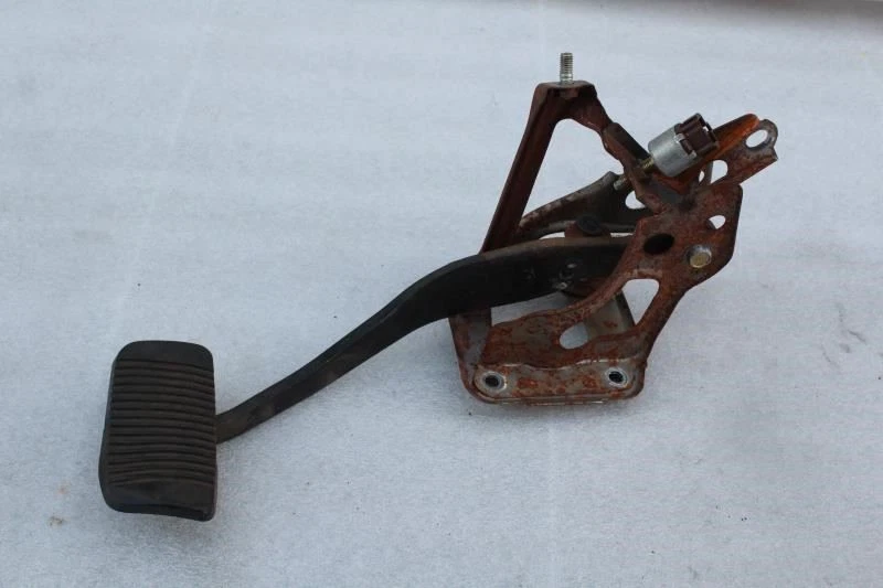 1990 1991 1992 1993 TOYOTA CELICA BRAKE PEDAL AUTOMATIC A/T - Image 2 of 4