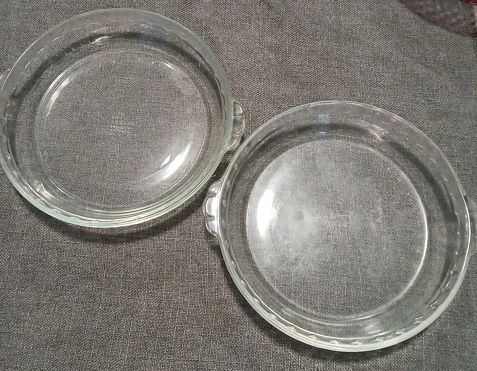 Two Vintage Pyrex Clear Glass Pie Dishes Plates 229 24cm Crimped Fluted Edge