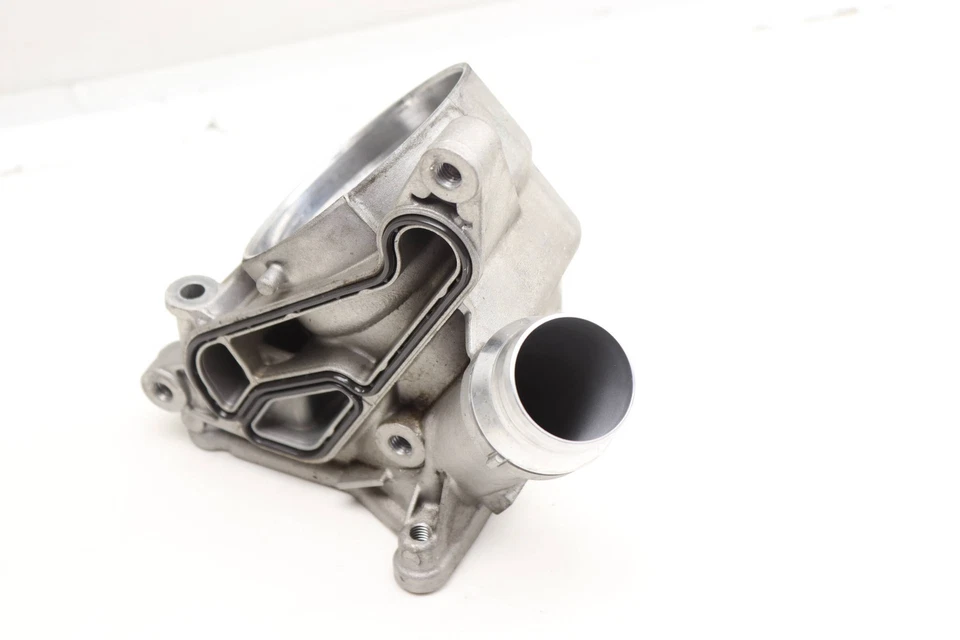 BMW 428I XDRIVE GRAN CUPÉ 2015-2016 - Carcasa de filtro de aceite del motor 8642289 Foto 2 de 4