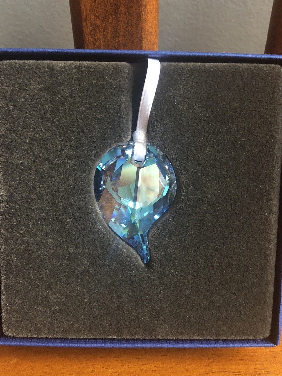 Swarovski 2015 event piece Peacock Feather 5068812 New in  display picture 2