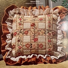 Needlepoint Ribbon Pillow Pattern Vintage Creative Circle 428